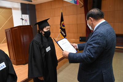 노인대학수료식(45).JPG