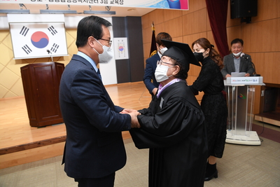 노인대학수료식(91).JPG