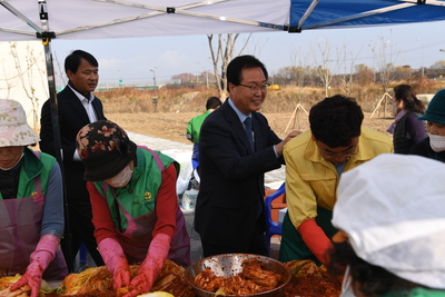 용진읍새마을부녀회김장김치나눔(11).JPG