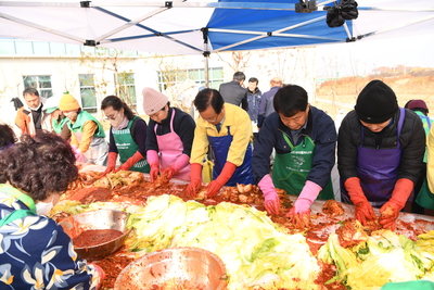 용진읍새마을부녀회김장김치나눔(37).JPG