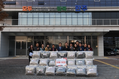 비봉면‘헌이불바꿔준DAY’이불전달식(2).JPG