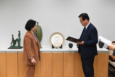 완주문화재단인사위원위촉식(16).JPG