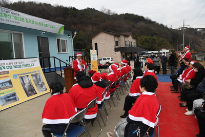 초록우산어린이재단지원주거신축입주식(15).JPG