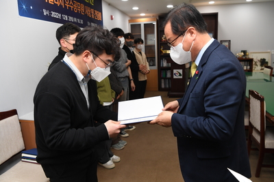 민원처리기간단축마일리지우수공무원표창수여식(7).JPG