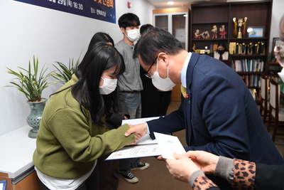 민원처리기간단축마일리지우수공무원표창수여식(14).JPG