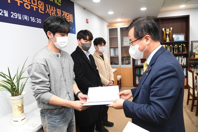 민원처리기간단축마일리지우수공무원표창수여식(19).JPG