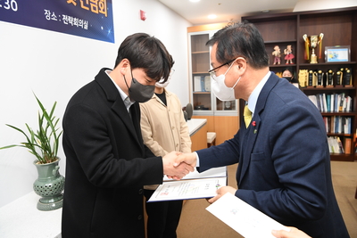 민원처리기간단축마일리지우수공무원표창수여식(24).JPG
