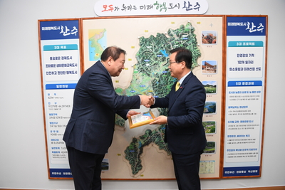 언론인기자협회경제대상수여(3).JPG