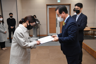 상반기정기인사사령교부(140).JPG
