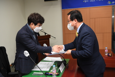 지방세심의위원위촉식및안건심의(12).JPG