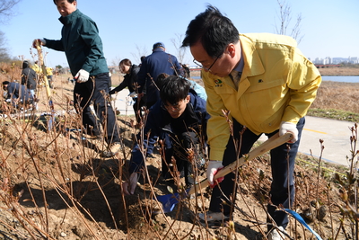 식목일나무심기행사(40).JPG
