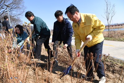 식목일나무심기행사(41).JPG