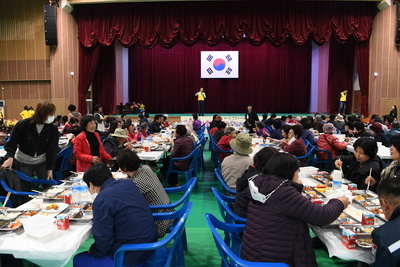완주군자원봉사센터사랑의밥차배식(32).JPG