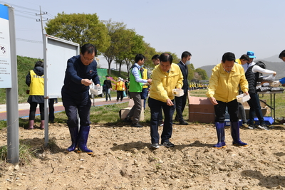 봉동읍만경강둔치내꽃씨뿌리기행사(19).JPG