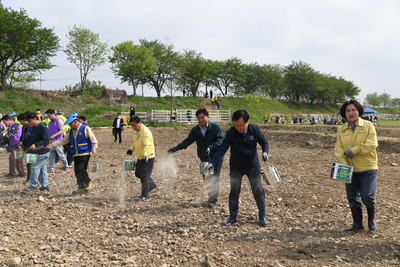 삼례만경강둔치꽃씨뿌리기행사(55).JPG