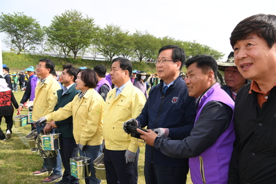 삼례만경강둔치꽃씨뿌리기행사(45).JPG