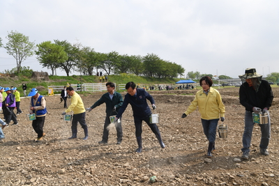 삼례만경강둔치꽃씨뿌리기행사(57).JPG
