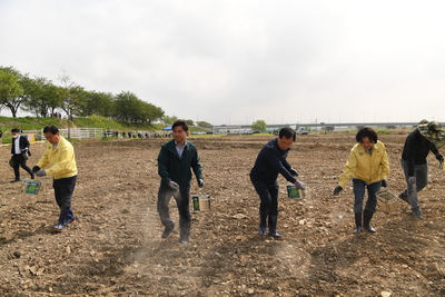 삼례만경강둔치꽃씨뿌리기행사(61).JPG