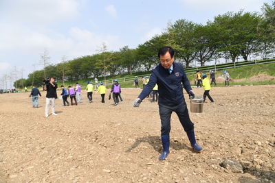 삼례만경강둔치꽃씨뿌리기행사(80).JPG
