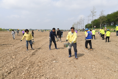 삼례만경강둔치꽃씨뿌리기행사(82).JPG