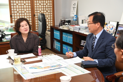 이산모자원후원금전달식(9).JPG