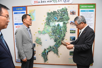 (주)모아종합건설이웃돕기성금전달식(1).JPG