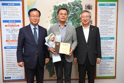 (주)모아종합건설이웃돕기성금전달식(7).JPG