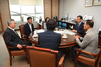 (주)모아종합건설이웃돕기성금전달식(10).JPG