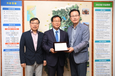 완주산단대주코레스화재복구감사패전달(5).JPG