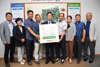 한국후계농업경영인연합회물품전달식(1).JPG