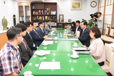 완주군-우석대학교한의약건강증진사업업무협약식(1).JPG