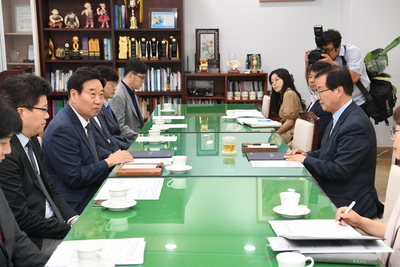 완주군-우석대학교한의약건강증진사업업무협약식(8).JPG