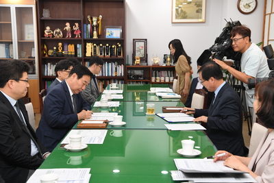 완주군-우석대학교한의약건강증진사업업무협약식(10).JPG