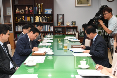 완주군-우석대학교한의약건강증진사업업무협약식(11).JPG