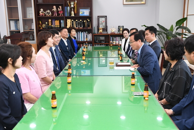 휴스템코리아시더스아카데미이웃돕기성금전달식(4).JPG