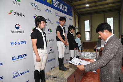 승마대회시상식(70).JPG
