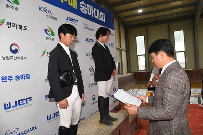 승마대회시상식(100).JPG
