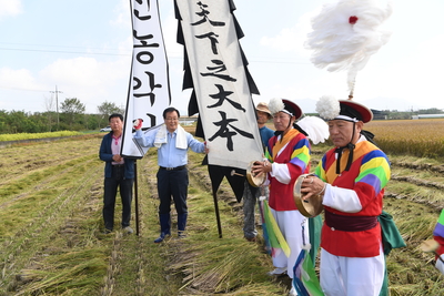 용진읍사랑의쌀벼베기(21).JPG