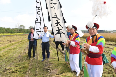 용진읍사랑의쌀벼베기(23).JPG