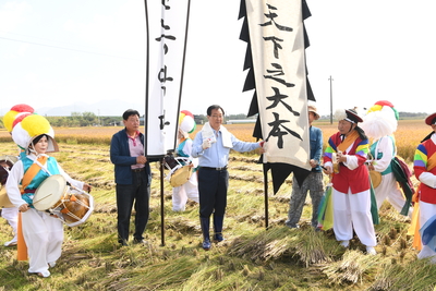 용진읍사랑의쌀벼베기(25).JPG