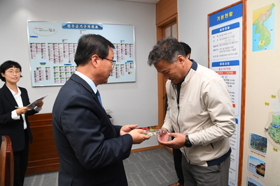 지방재정확충기여자감사패수여(5).JPG