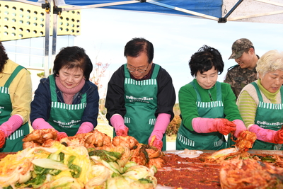 용진읍사랑의쌀나눔및김장행사(11).JPG