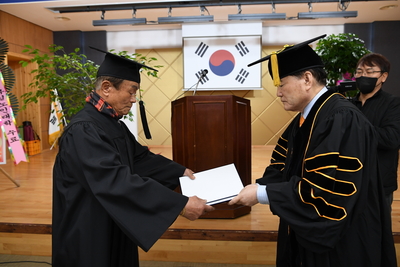 노인대학수료식(3).JPG