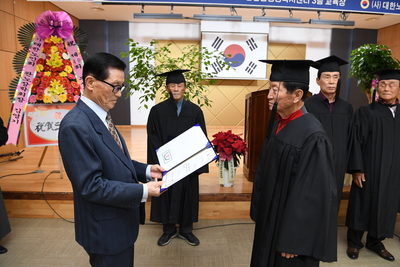 노인대학수료식(15).JPG