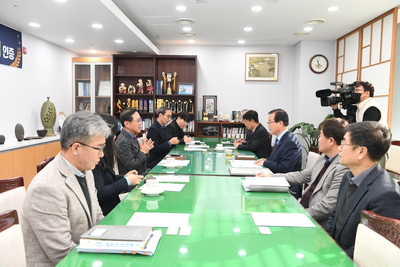 지방자치경쟁력군단위최우수기관시상(10).JPG