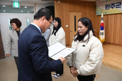 완주군계절근로자환영교육매칭행사(10).JPG