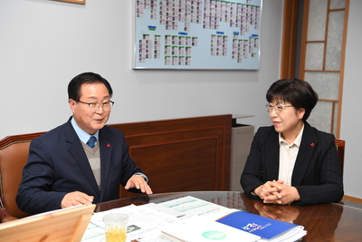 한국국토정보공사이웃돕기성금전달식(3).JPG