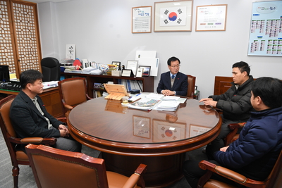 폴린트컴포지트코리아이웃돕기성금전달식(3).JPG