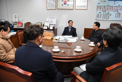 한국전기안전공사이웃돕기물품전달식(3).JPG