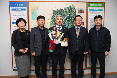 완주군인재육성재단장학금후원감사패전달식(8).JPG